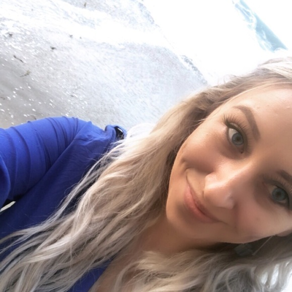 Meet your Posher, Meagan - Picture 2 of 3